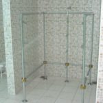 Shower Room with therapeutic showers